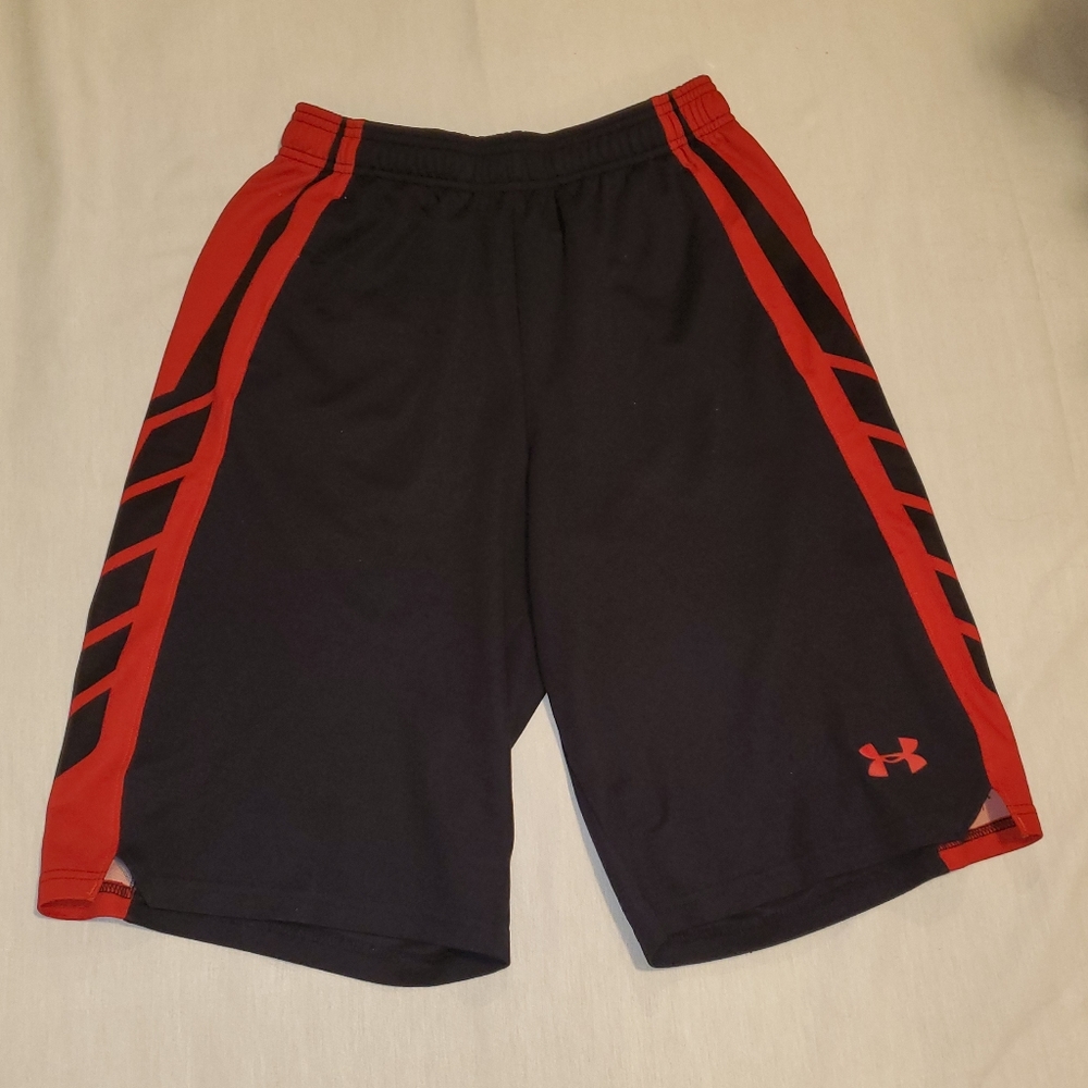 Boys youth large under armour gym shorts.